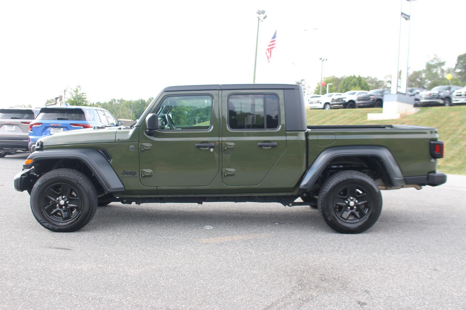2023 Jeep Gladiator Sport S photo 4