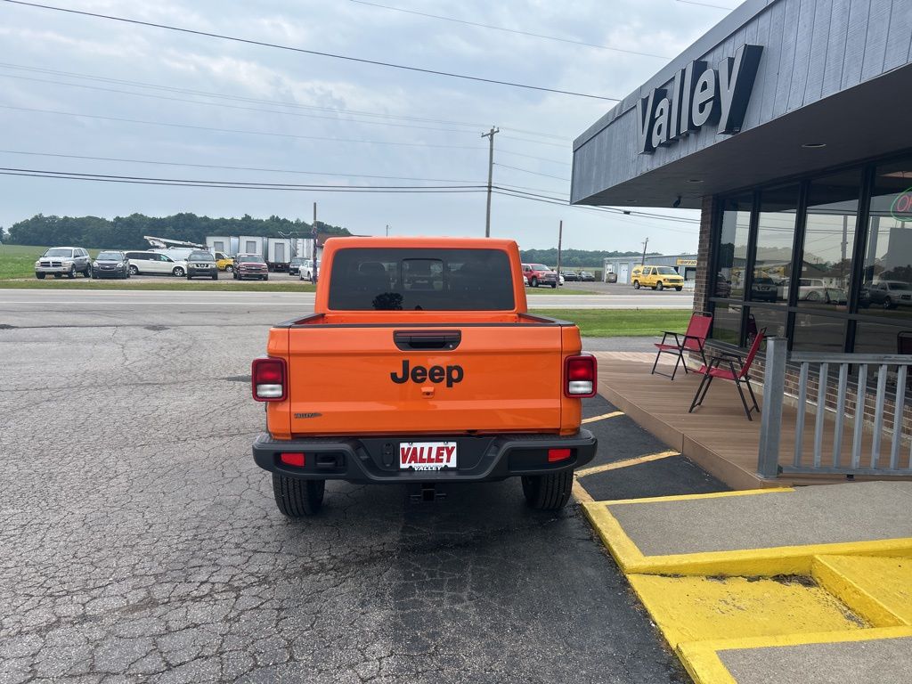 2025 Jeep Gladiator Sport S photo 4