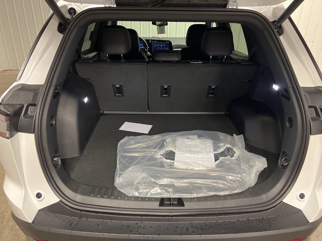 2026 Chevrolet Equinox LT photo 2