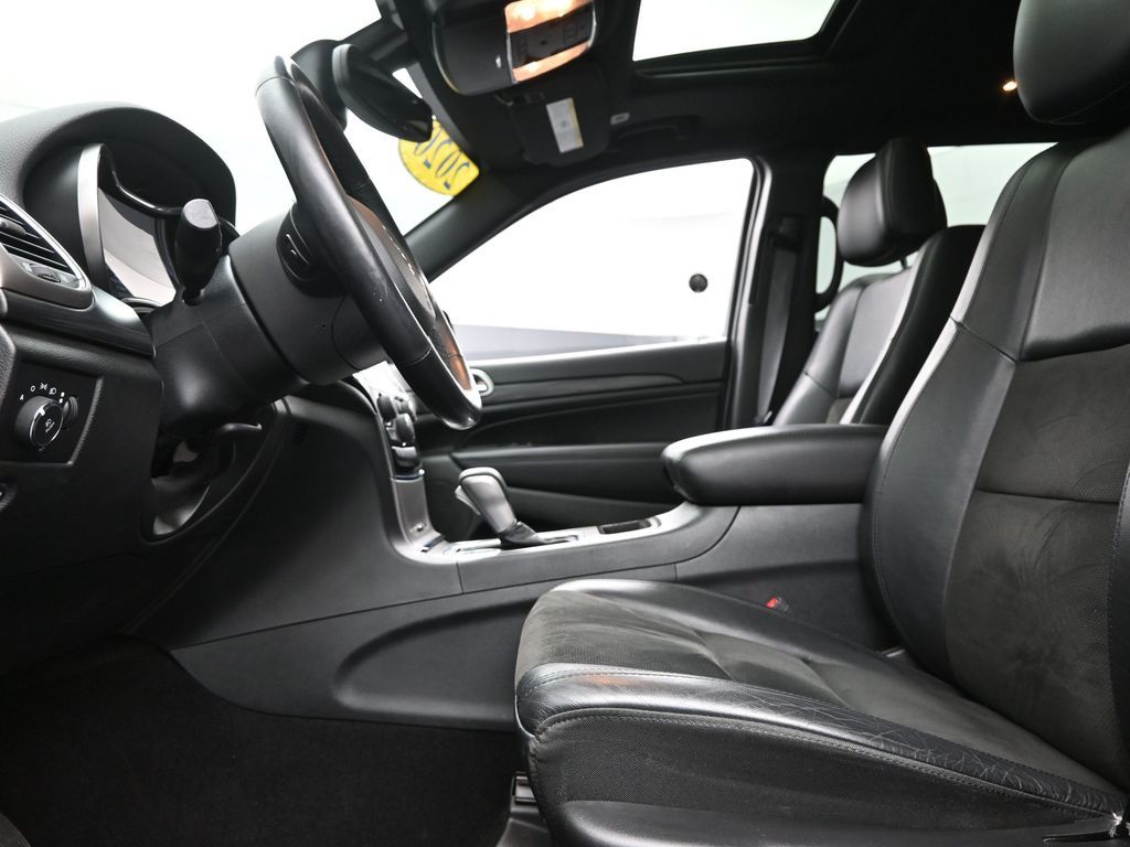 2020 Jeep Grand Cherokee Altitude photo 11