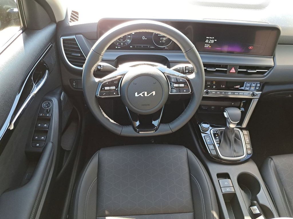 2026 Kia Seltos SX photo 16