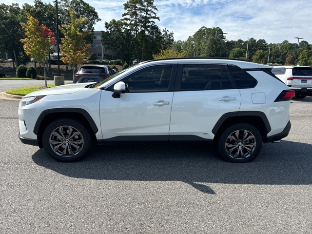 2022 Toyota RAV4 Limited photo 5