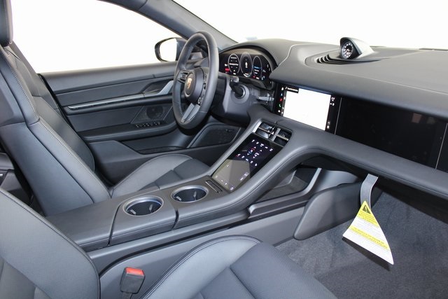 2025 Porsche Taycan S photo 24