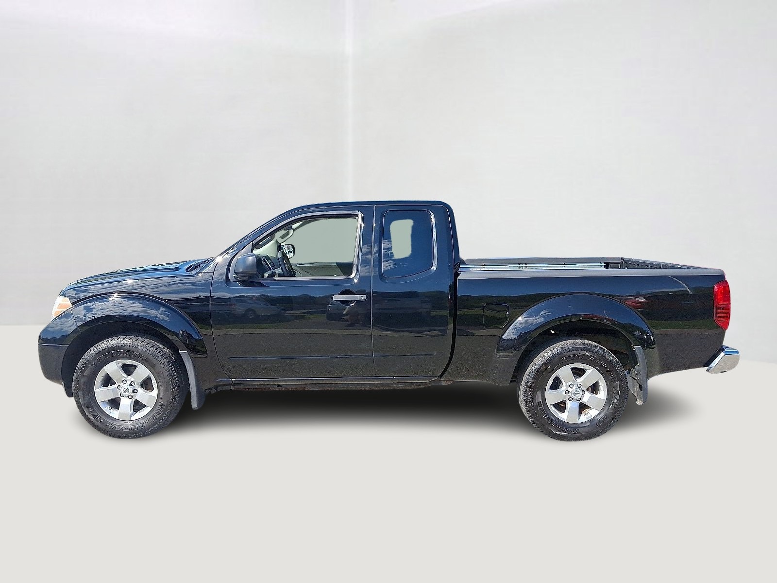 2012 Nissan Frontier SV photo 7