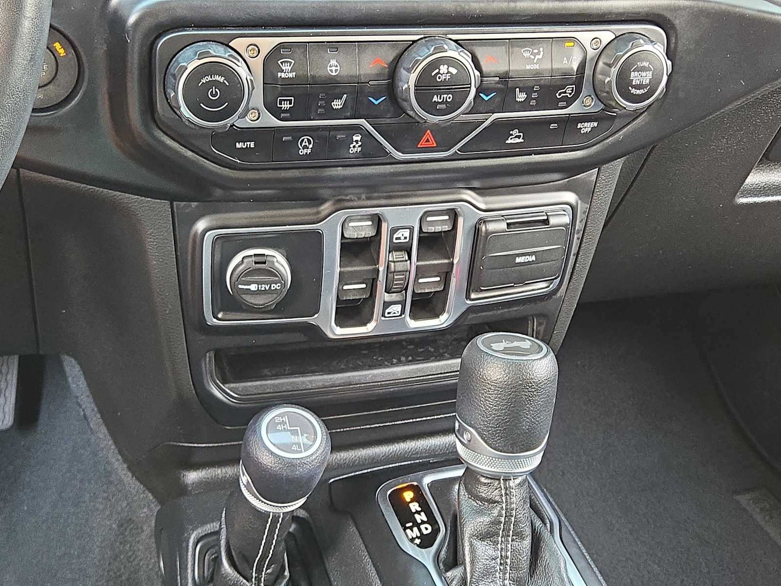 2022 Jeep Wrangler Unlimited Sahara photo 27