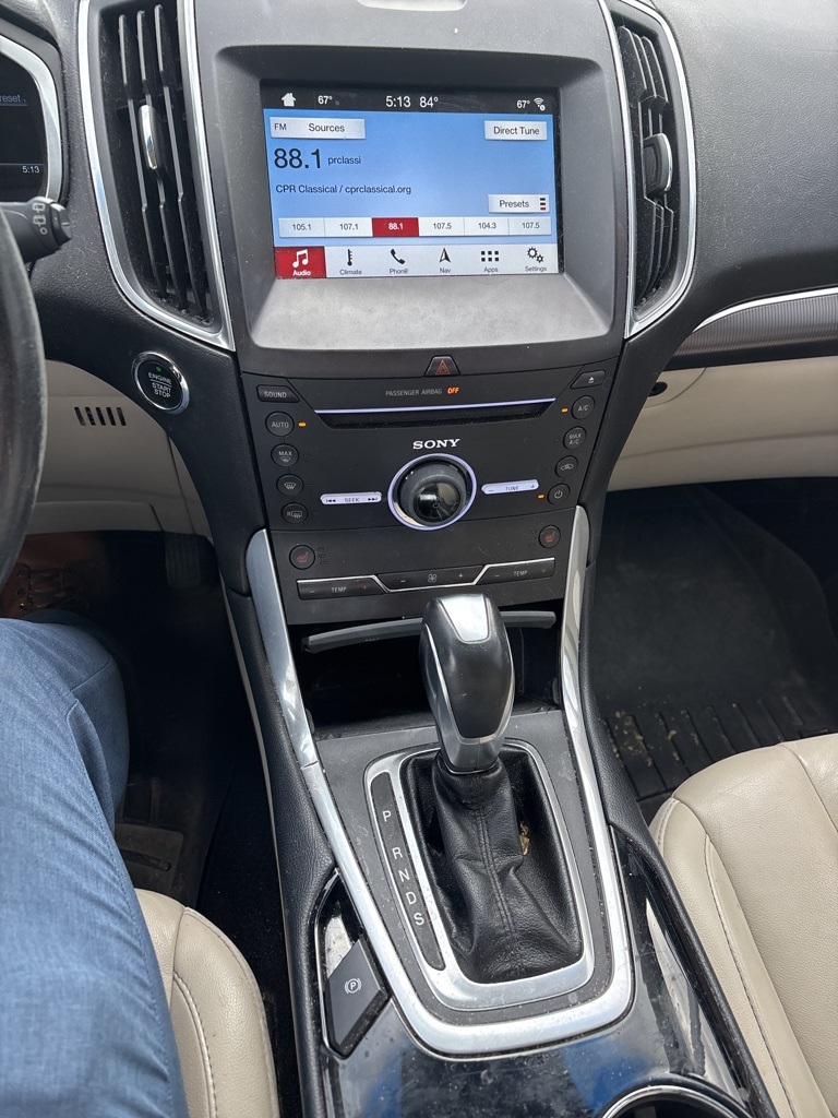 2016 Ford Edge Titanium photo 5