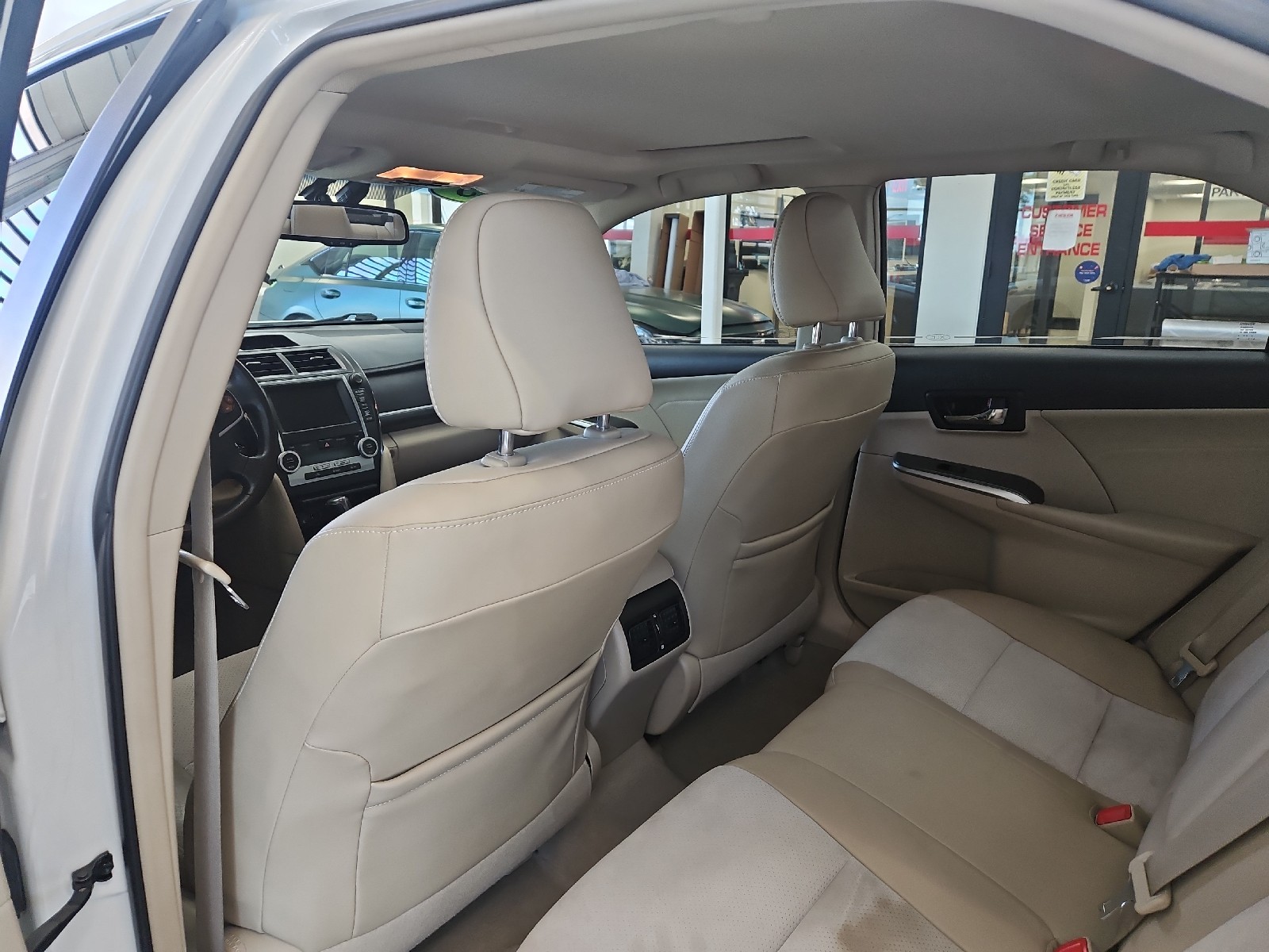 Used 2013 WHITE Toyota XLE image 18