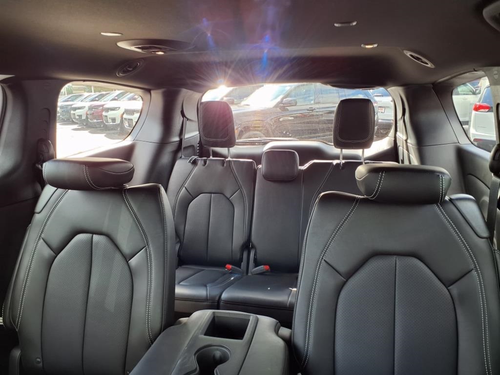 2026 Chrysler Pacifica photo 11