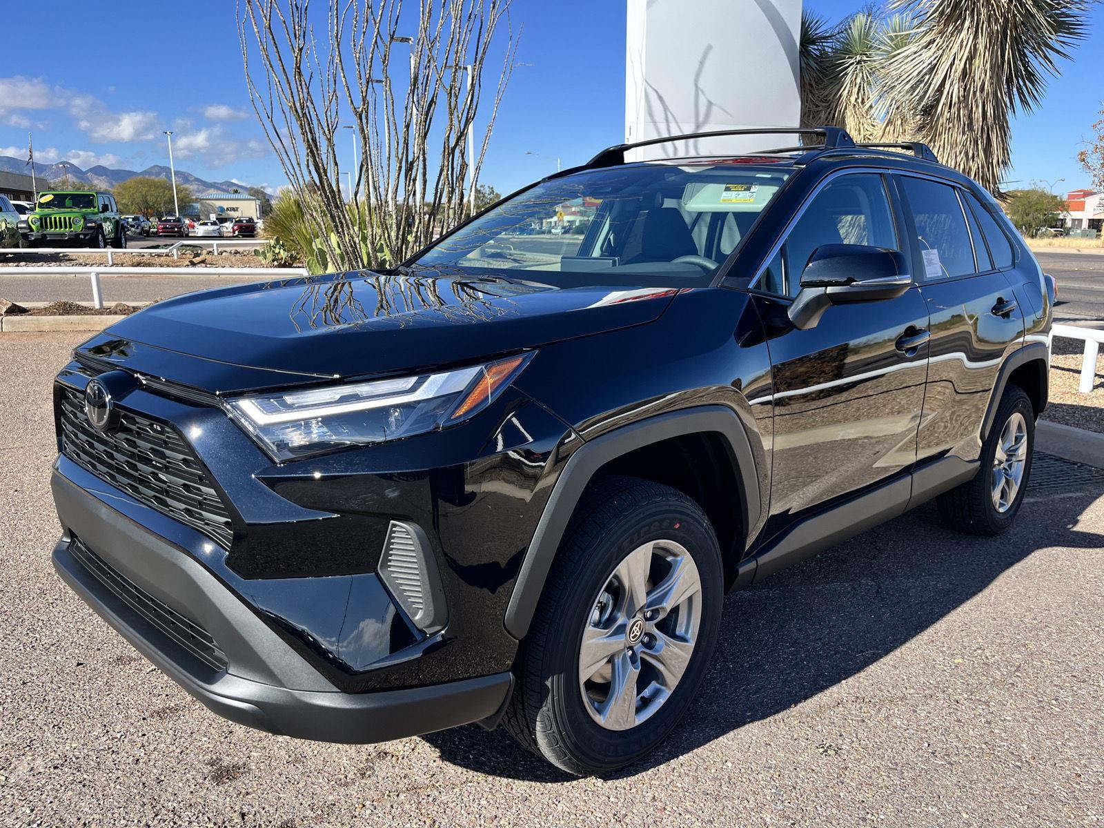 2025 Toyota RAV4 XLE's photo