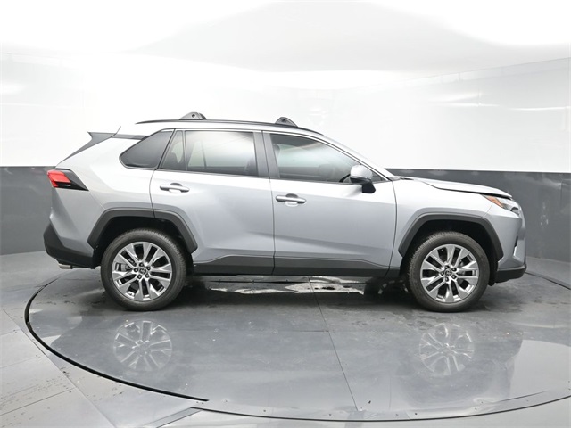2025 Toyota RAV4 XLE Premium photo 3