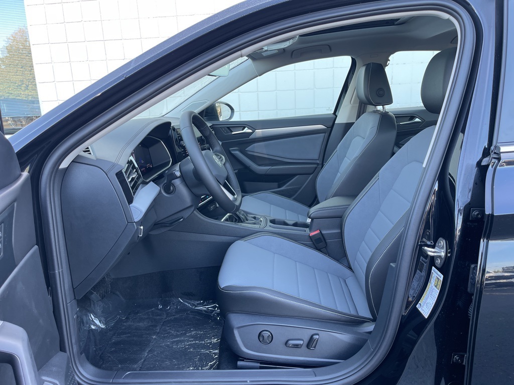 2025 Volkswagen Jetta 1.5T SE photo 16