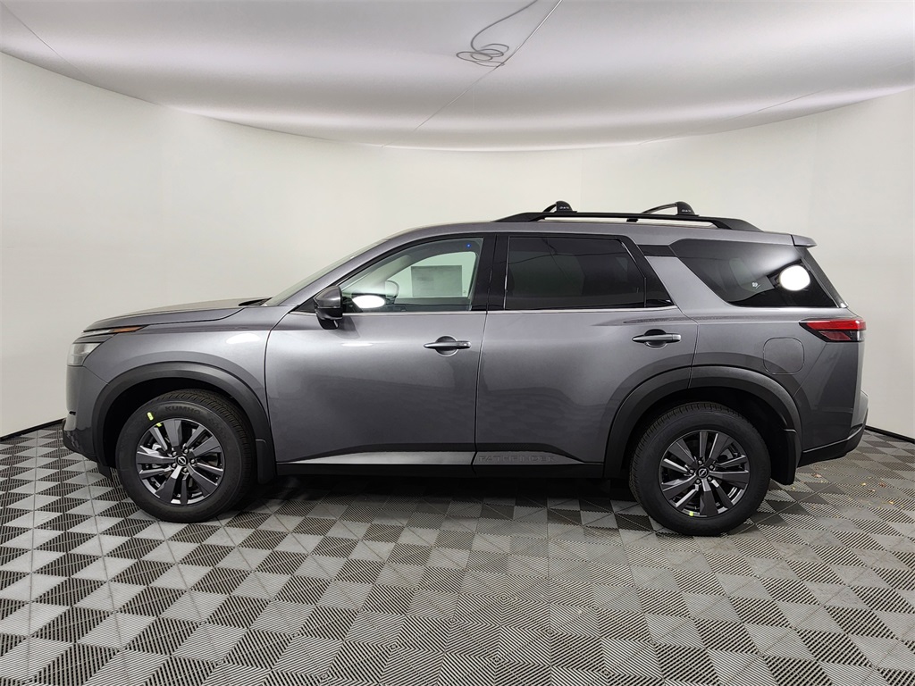 2025 Nissan Pathfinder SV photo 2
