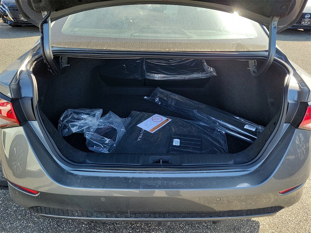 2025 Nissan Sentra SV photo 12