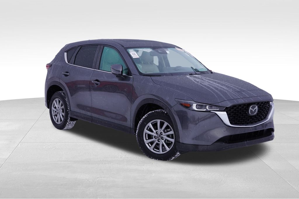 2022 Mazda CX-5 S Preferred package's photo