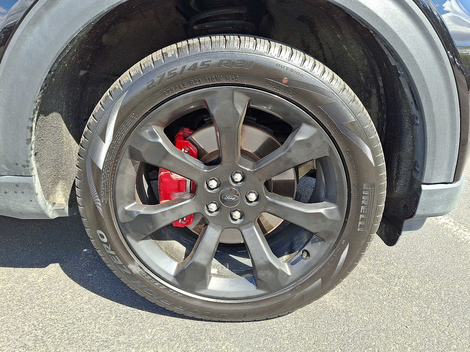 2023 Ford Explorer ST photo 4