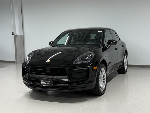 2023 Porsche Macan's photo