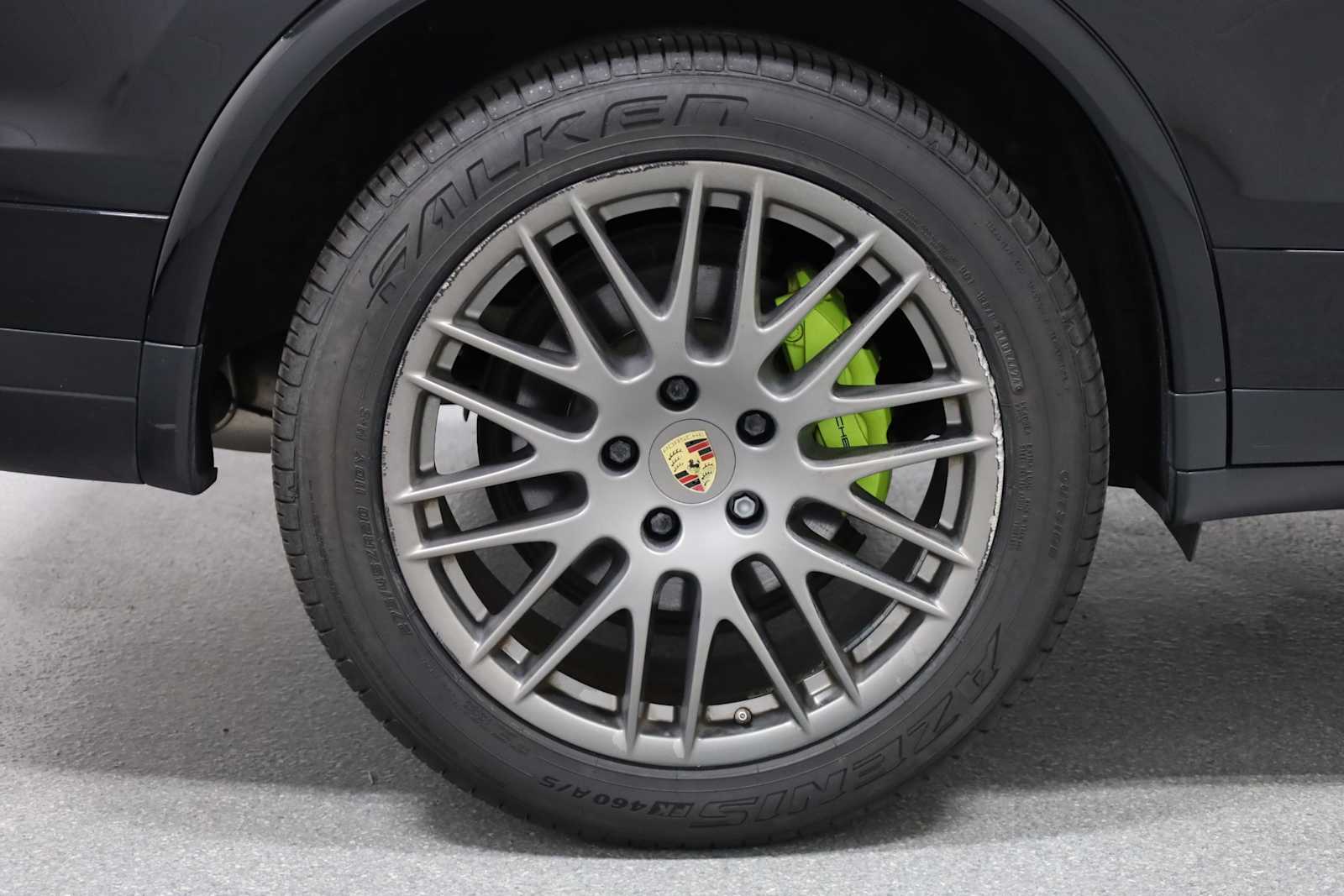 2017 Porsche Cayenne S E-Hybrid Platinum Edition photo 29