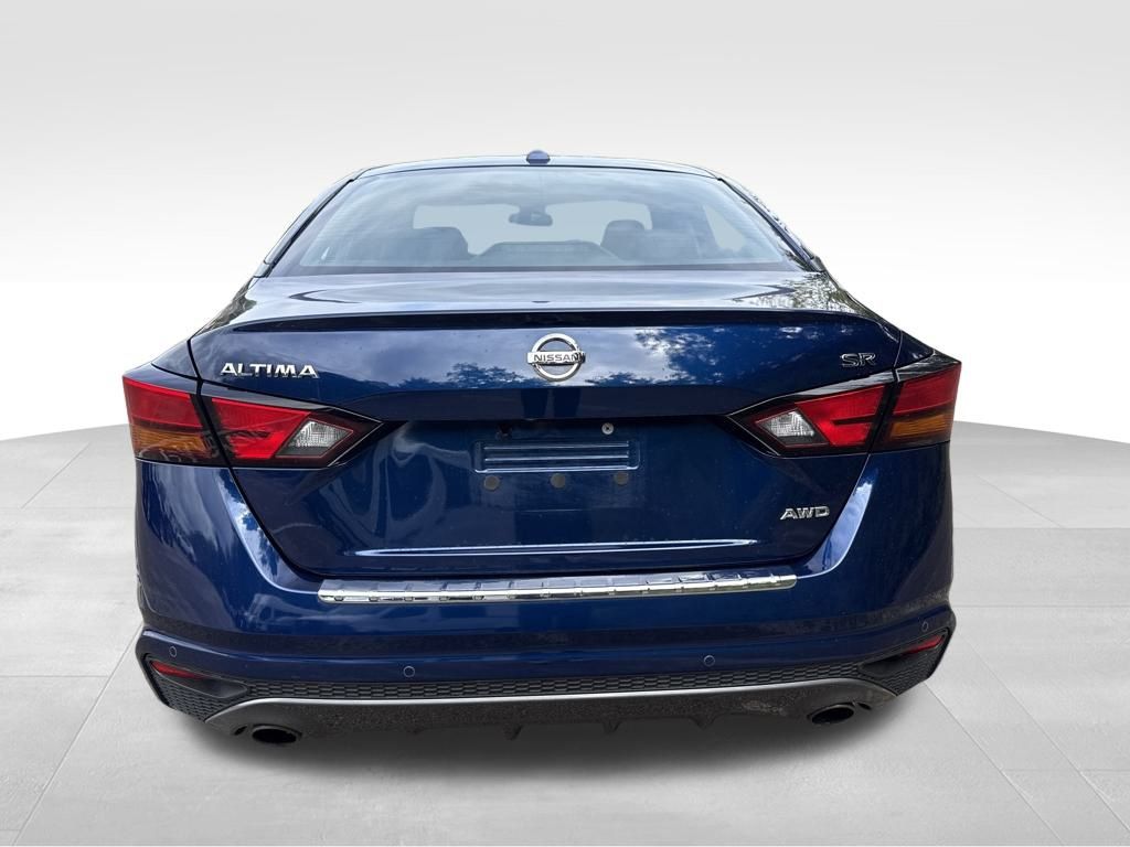 2021 Nissan Altima 2.5 SR photo 5