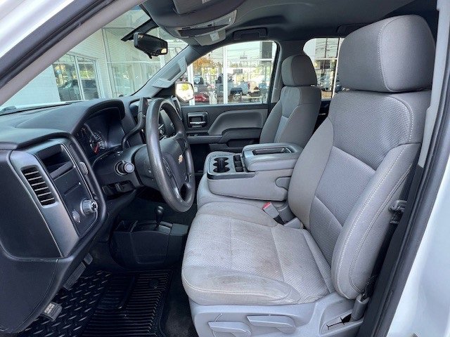 2018 Chevrolet Silverado 1500 Custom photo 13