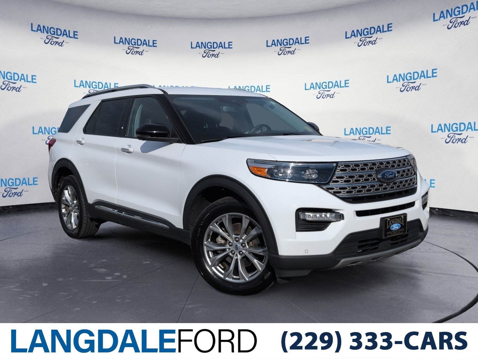 2023 Ford Explorer Limited's photo