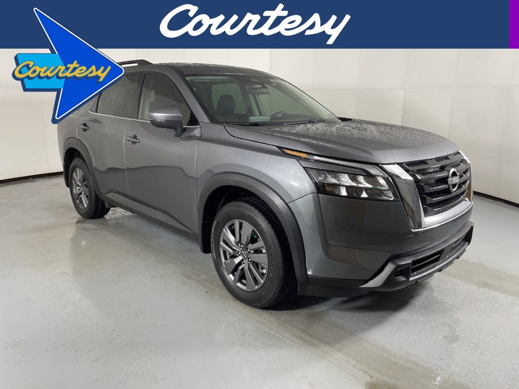 2025 Nissan Pathfinder SV's photo