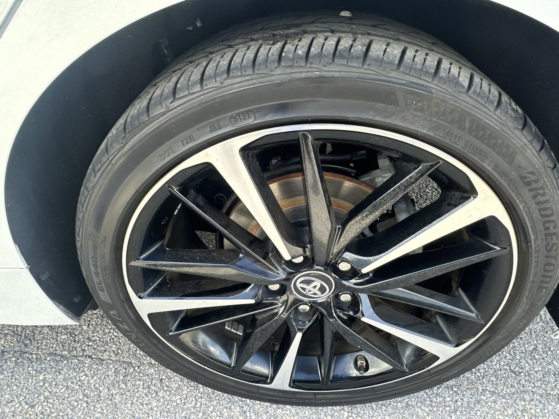2019 Toyota Camry XSE photo 19