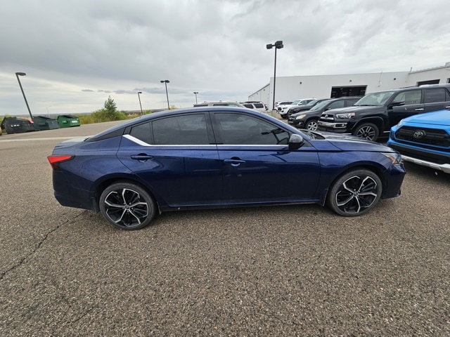 2024 Nissan Altima 2.5 SR photo 2