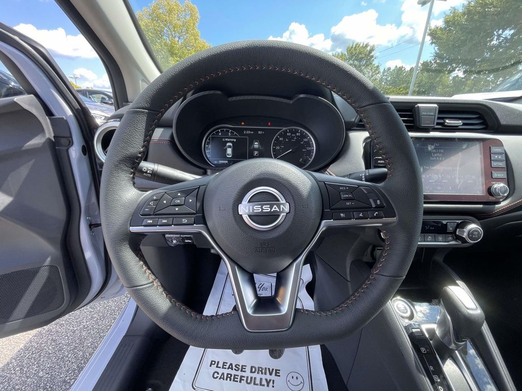 2025 Nissan Versa SR photo 18