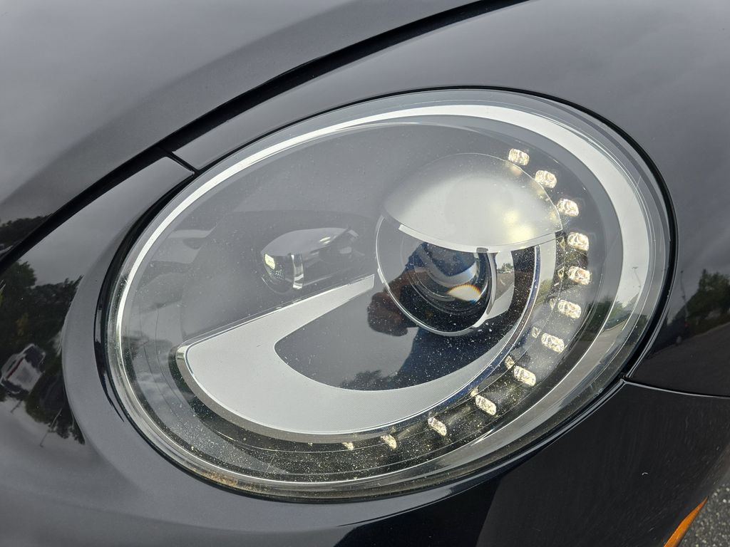 2018 Volkswagen Beetle SE Coast photo 27