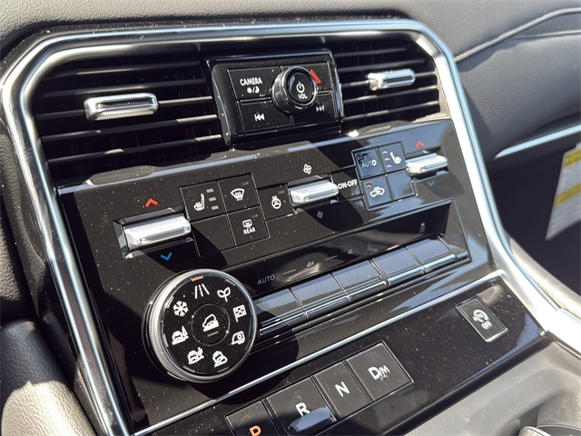 2025 Nissan Armada SL photo 11