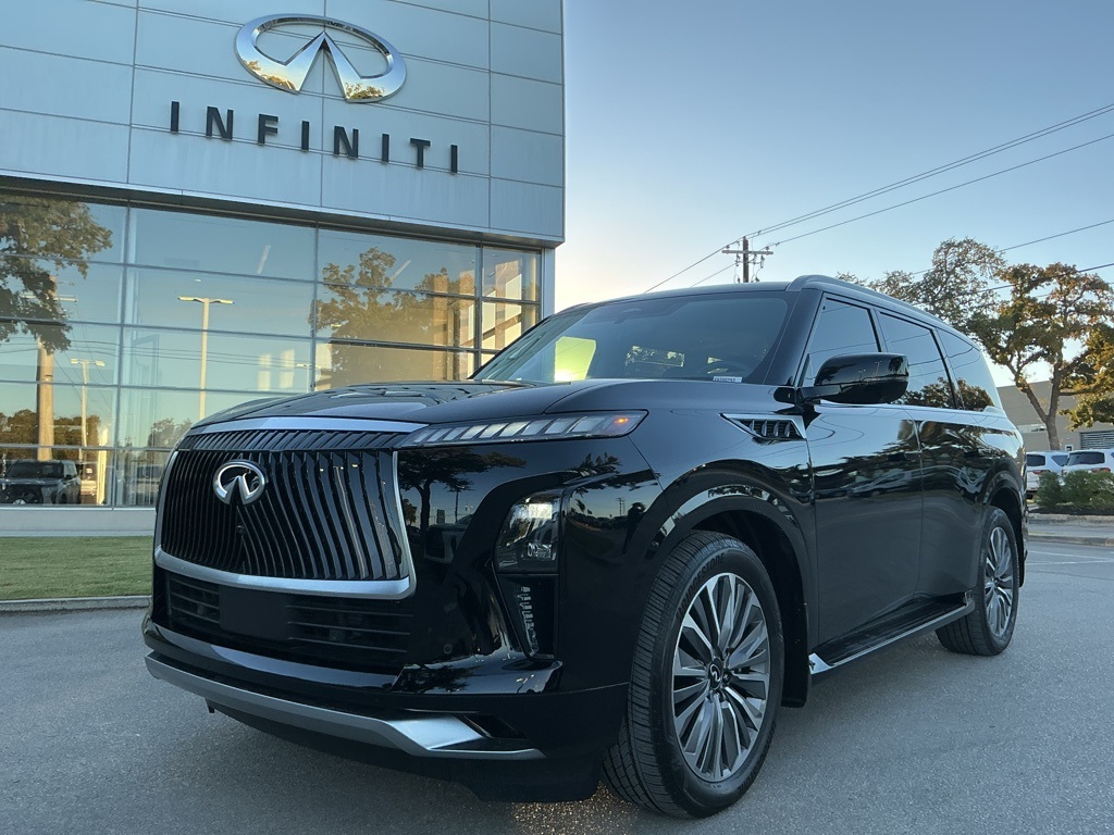 2025 INFINITI QX80 Luxe's photo