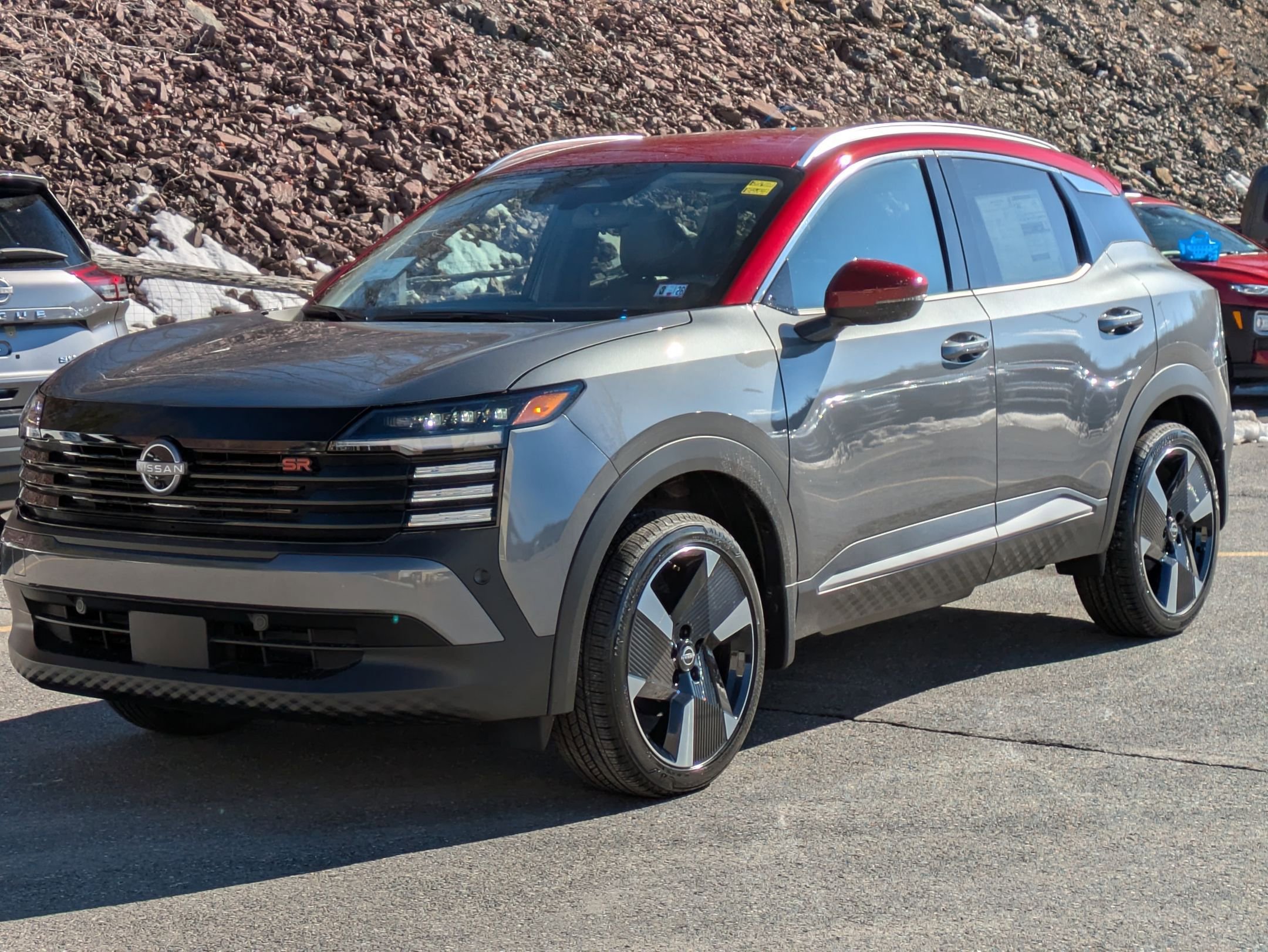 2025 Nissan Kicks SR photo 3