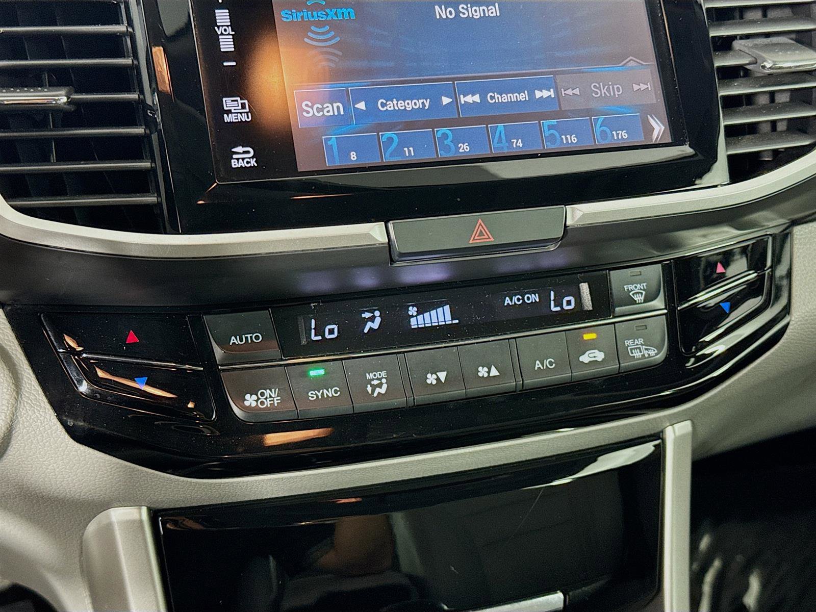 2016 Honda Accord EX-L photo 15