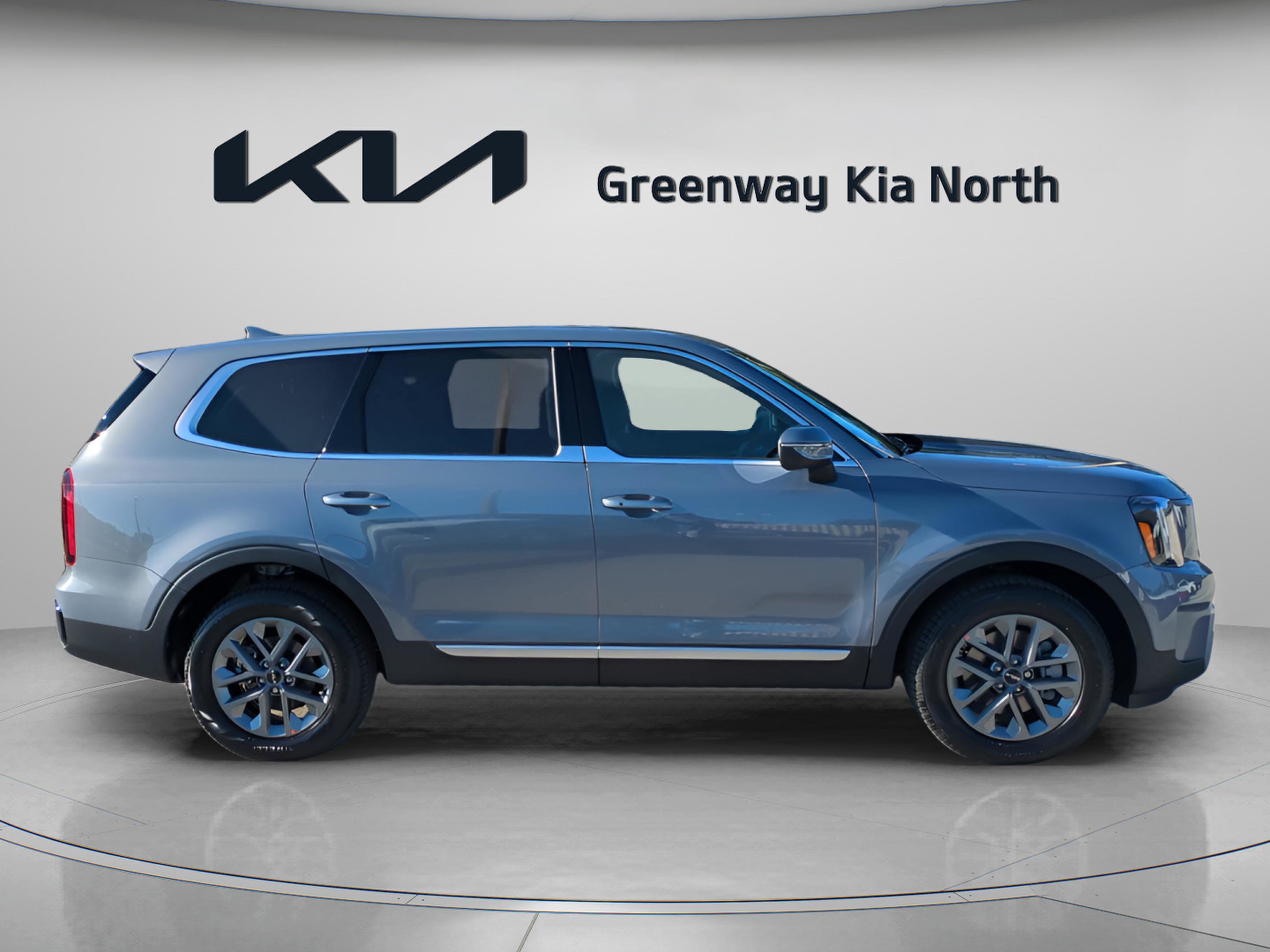 2025 Kia Telluride LX photo 8