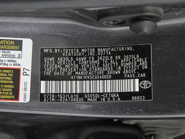 2014 Toyota Camry XLE V6 photo 23