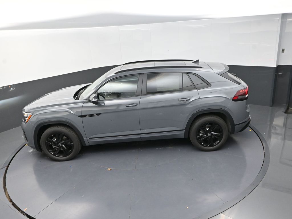 2025 Volkswagen Atlas Cross Sport SEL R-Line photo 11