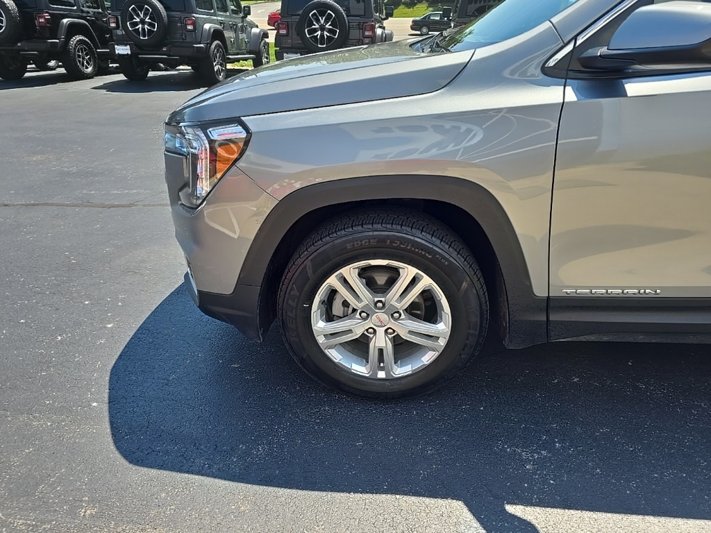 2024 Gmc Terrain SLE photo 12