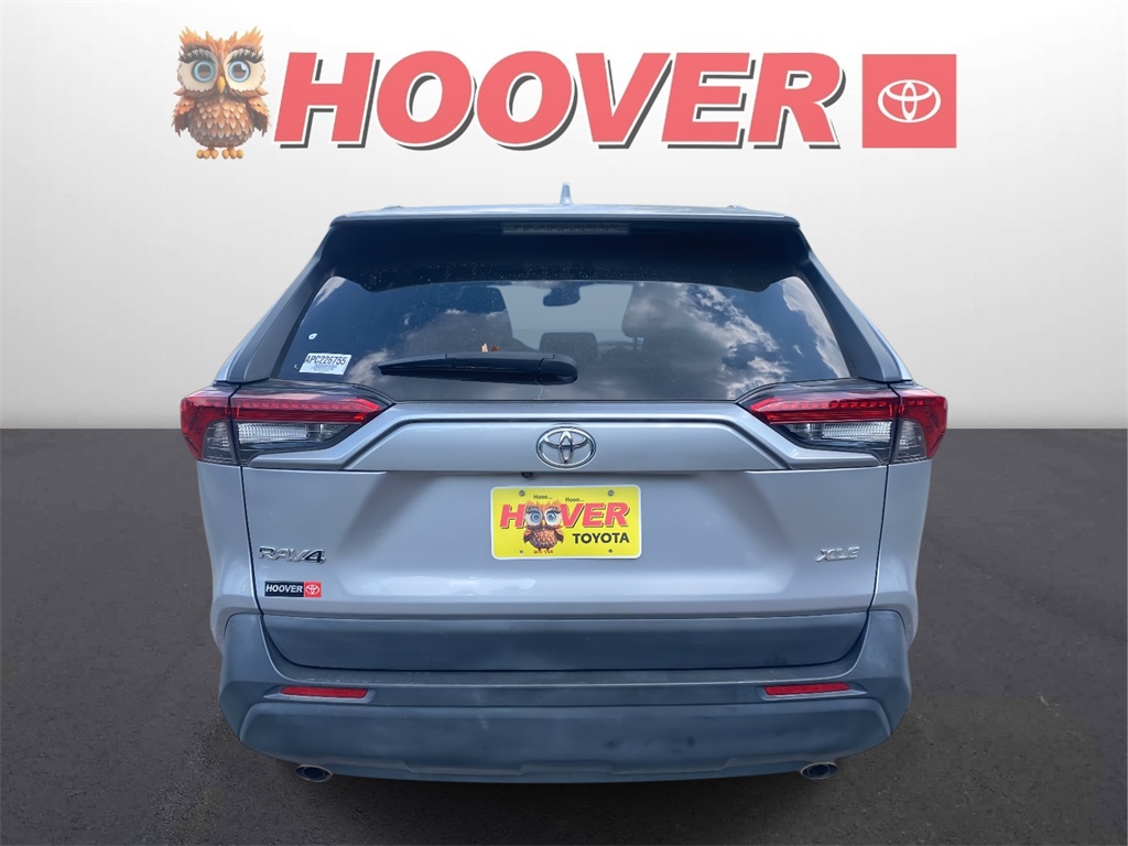 2023 Toyota RAV4 XLE photo 2
