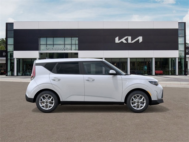 2025 Kia Soul LX S photo 3