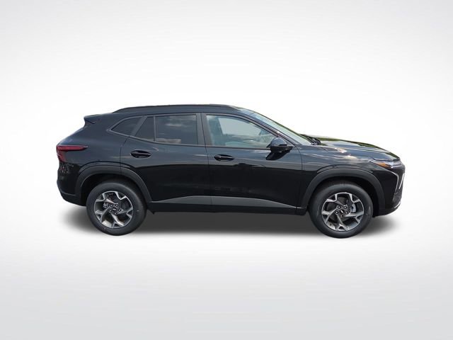 2025 Chevrolet Trax LT photo 8