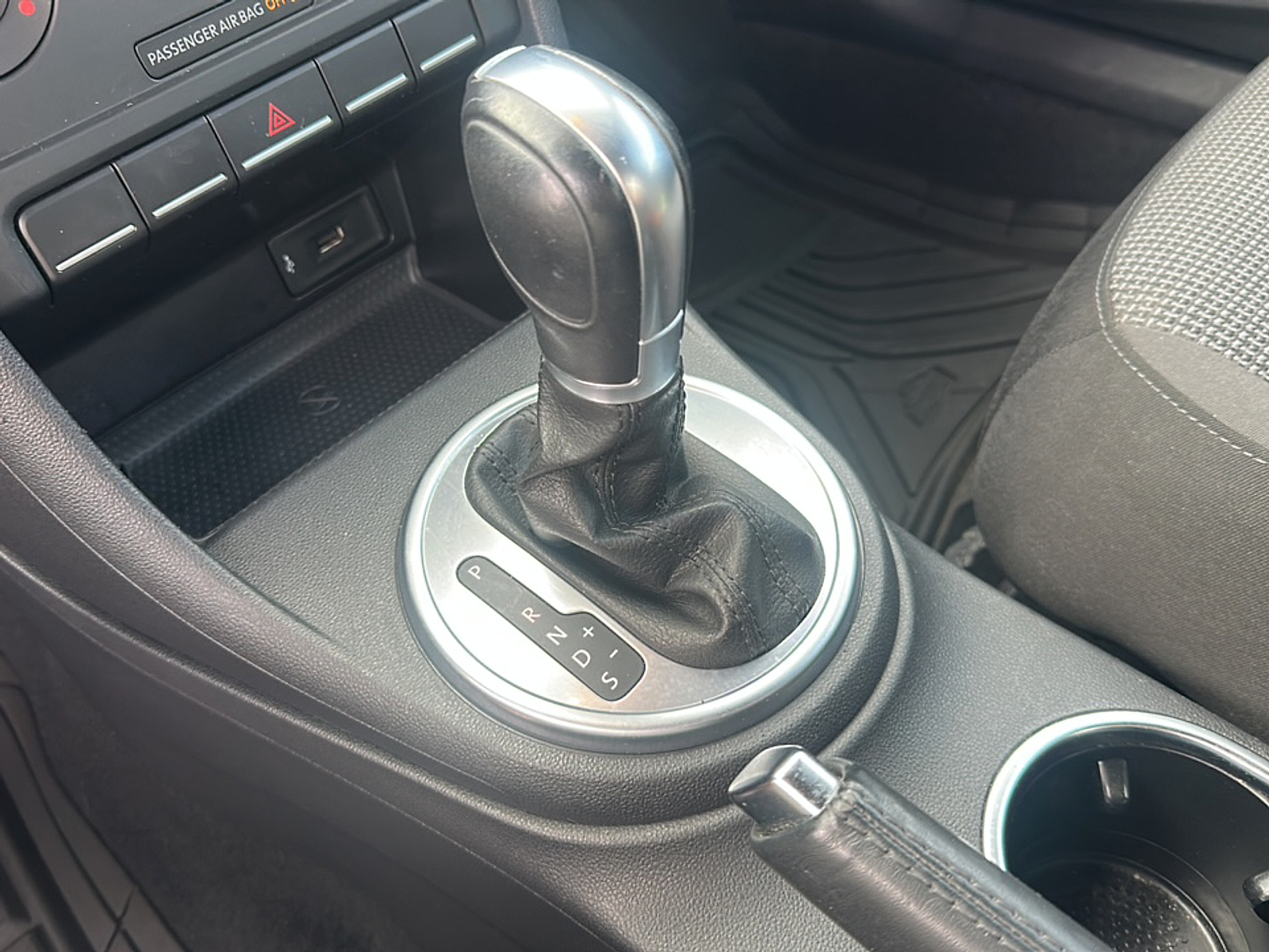 2019 Volkswagen Beetle Final Edition SEL photo 14