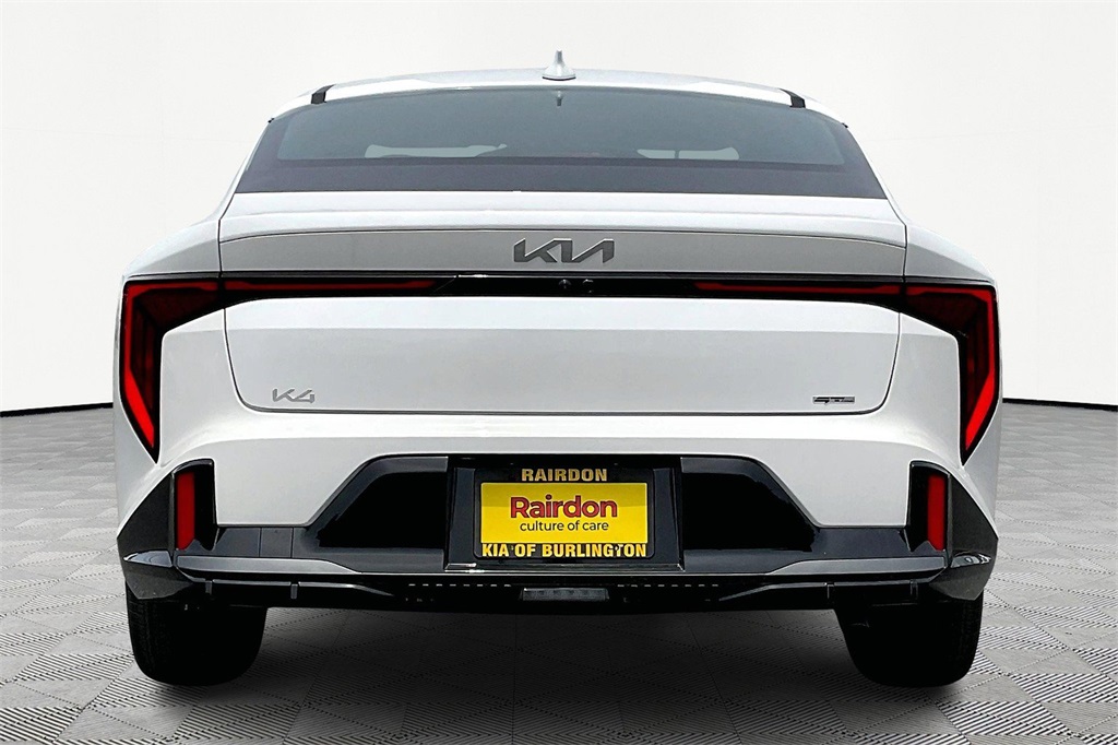 2025 Kia K4 GT-Line photo 4