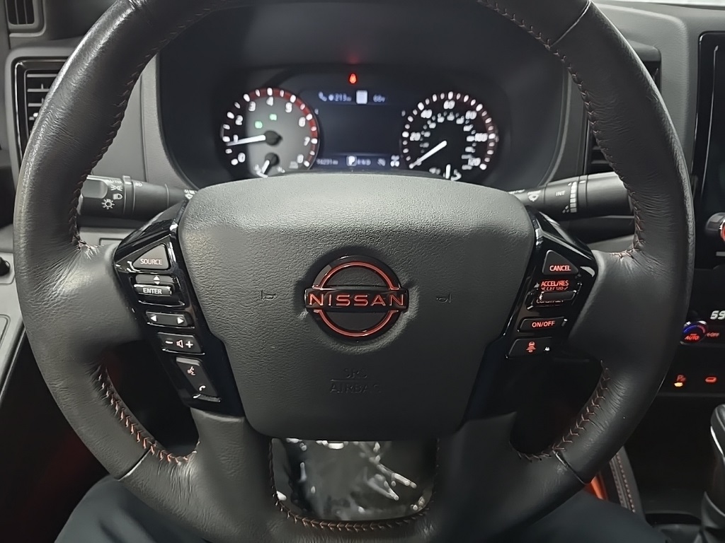 2023 Nissan Frontier PRO-4X photo 18