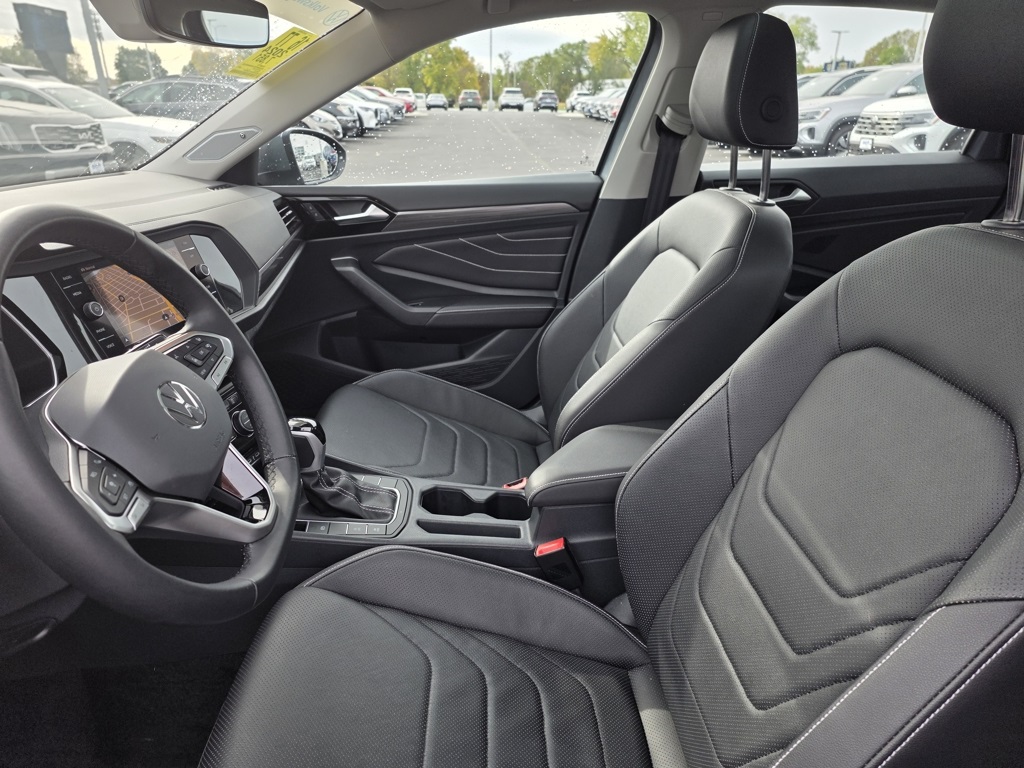 2024 Volkswagen Jetta 1.5T SEL photo 3