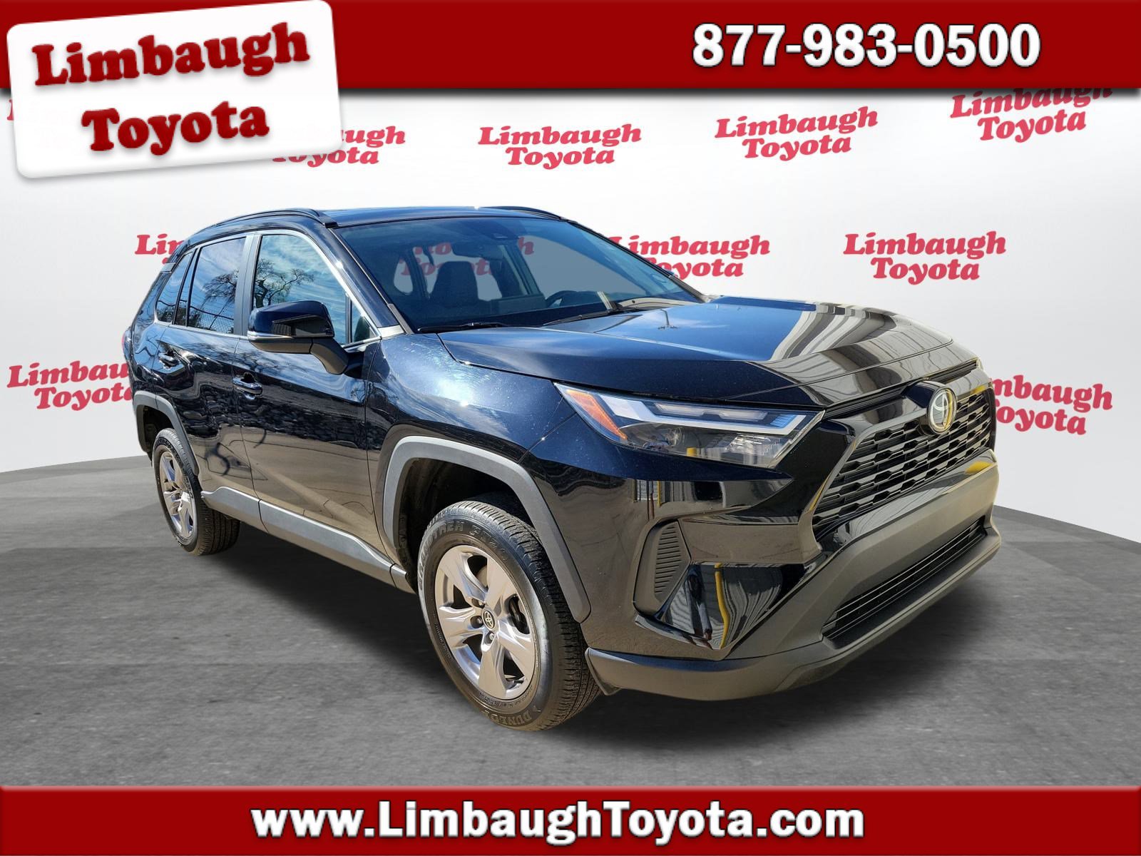2023 Toyota RAV4 XLE's photo