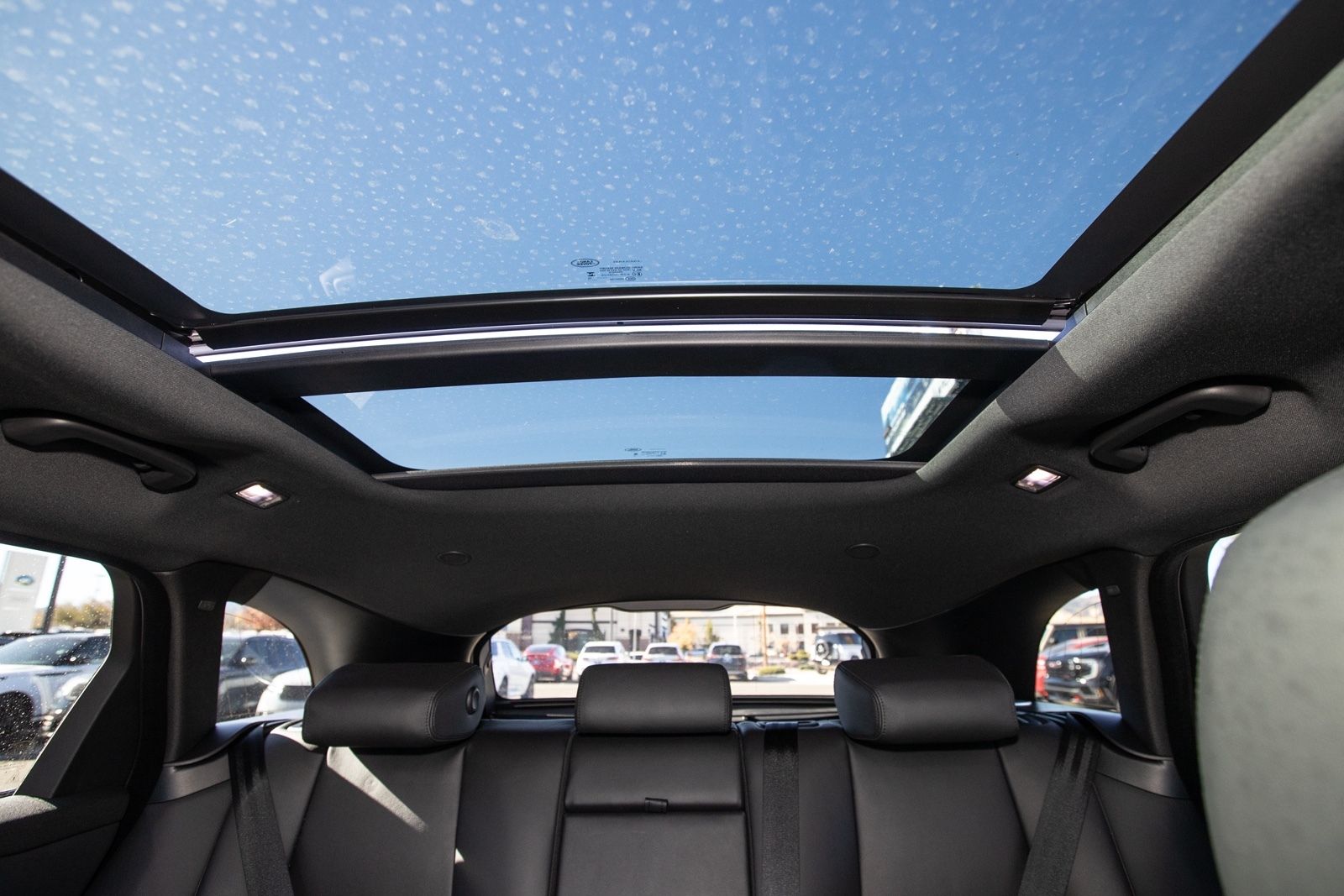 2025 Land Rover Range Rover Velar SE photo 35