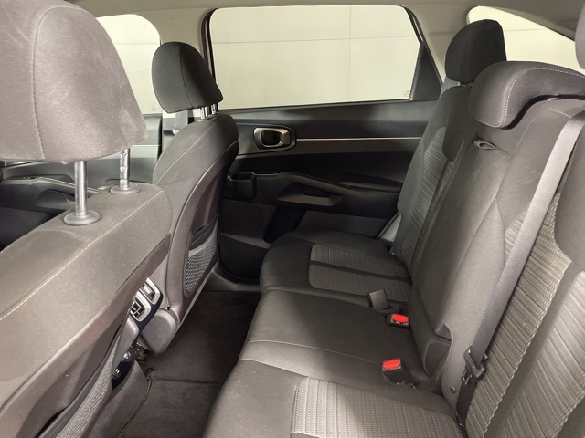 2022 Kia Sorento LX photo 29