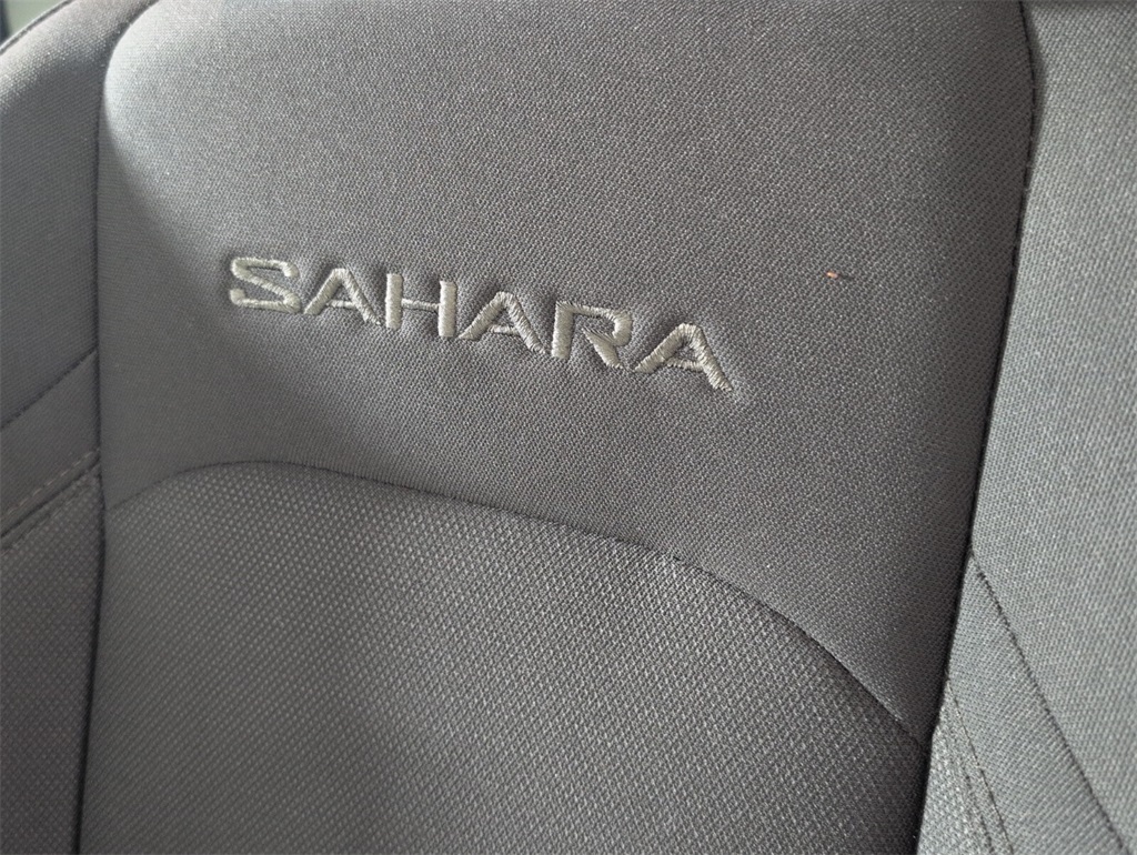 2023 Jeep Wrangler Sahara photo 17