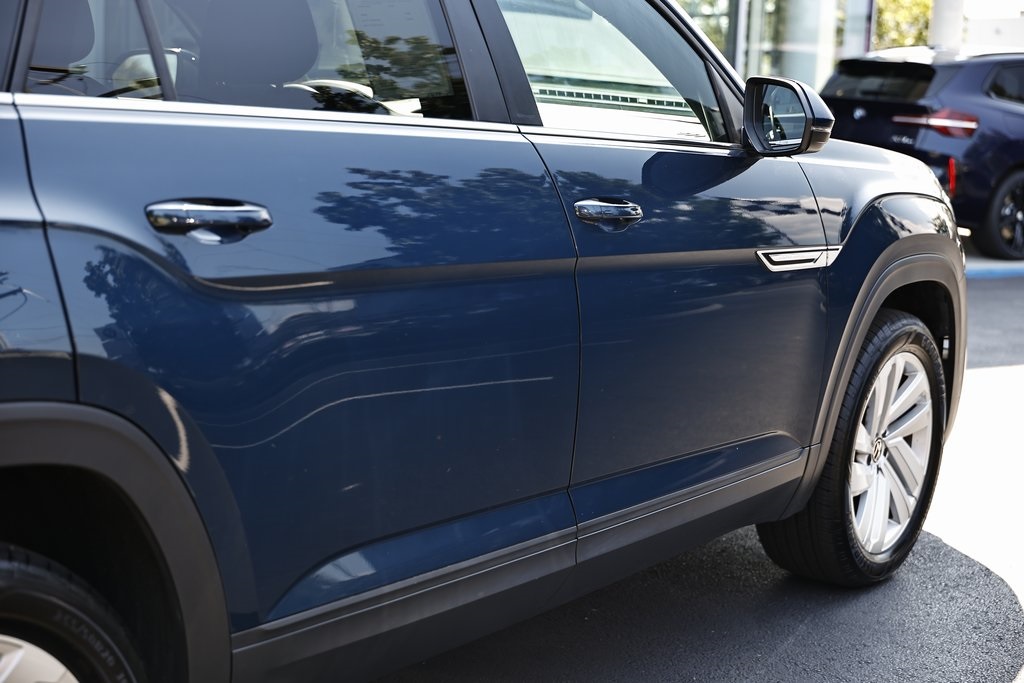 2022 Volkswagen Atlas Cross Sport V6 SE Technology photo 2