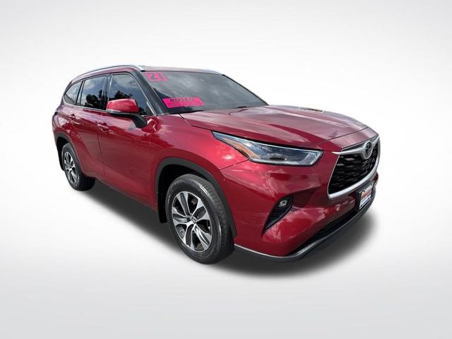 2021 Toyota Highlander XLE photo 6